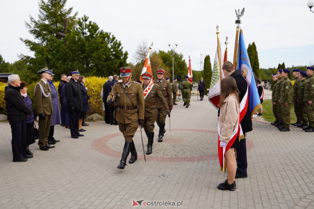 Miejskie obchody 82. rocznicy Zbrodni Katyńskiej [13.04.2022] - zdjęcie #8 - eOstroleka.pl