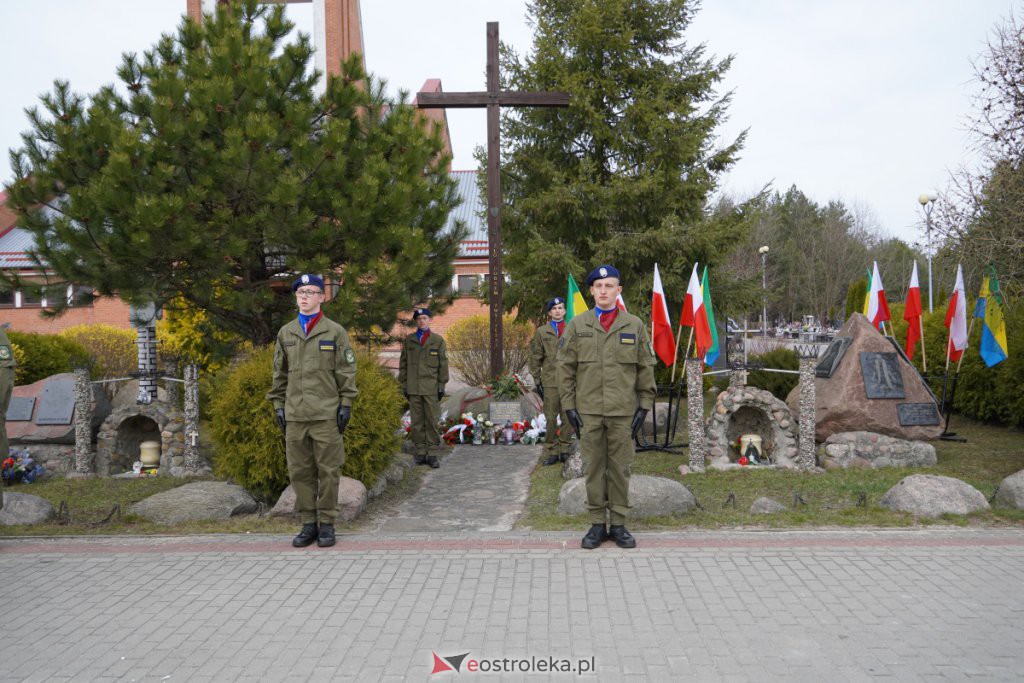 Miejskie obchody 82. rocznicy Zbrodni Katyńskiej [13.04.2022] - zdjęcie #3 - eOstroleka.pl