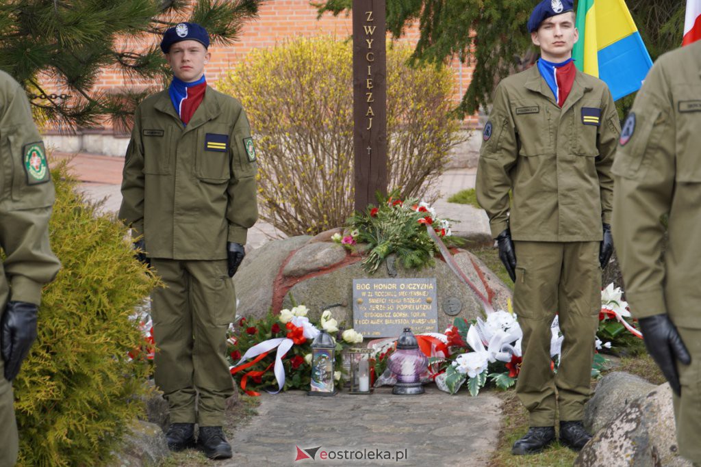 Miejskie obchody 82. rocznicy Zbrodni Katyńskiej [13.04.2022] - zdjęcie #2 - eOstroleka.pl