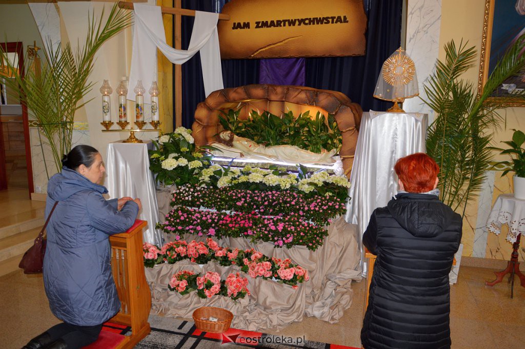 Groby Pańskie w ostrołęckich kościołach [16.04.2022] - zdjęcie #16 - eOstroleka.pl