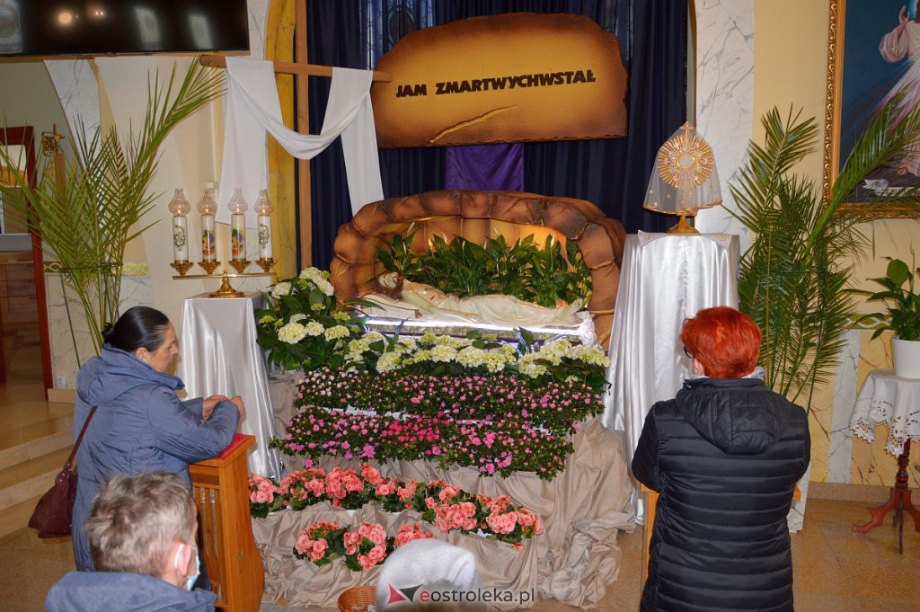Groby Pańskie w ostrołęckich kościołach [16.04.2022] - zdjęcie #18 - eOstroleka.pl