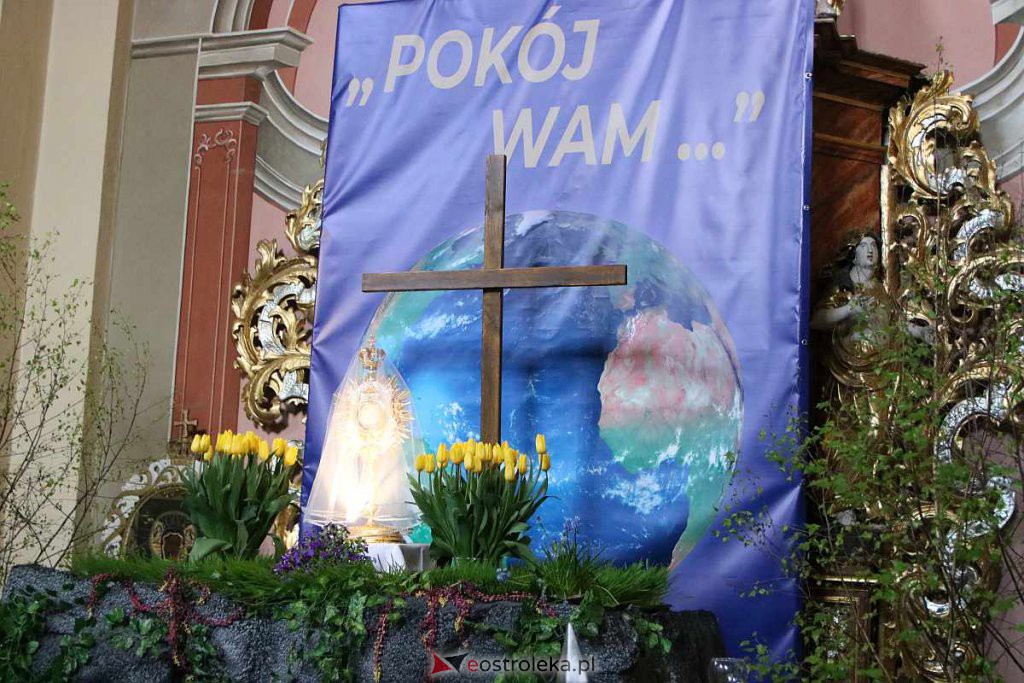 Groby Pańskie w ostrołęckich kościołach [16.04.2022] - zdjęcie #38 - eOstroleka.pl