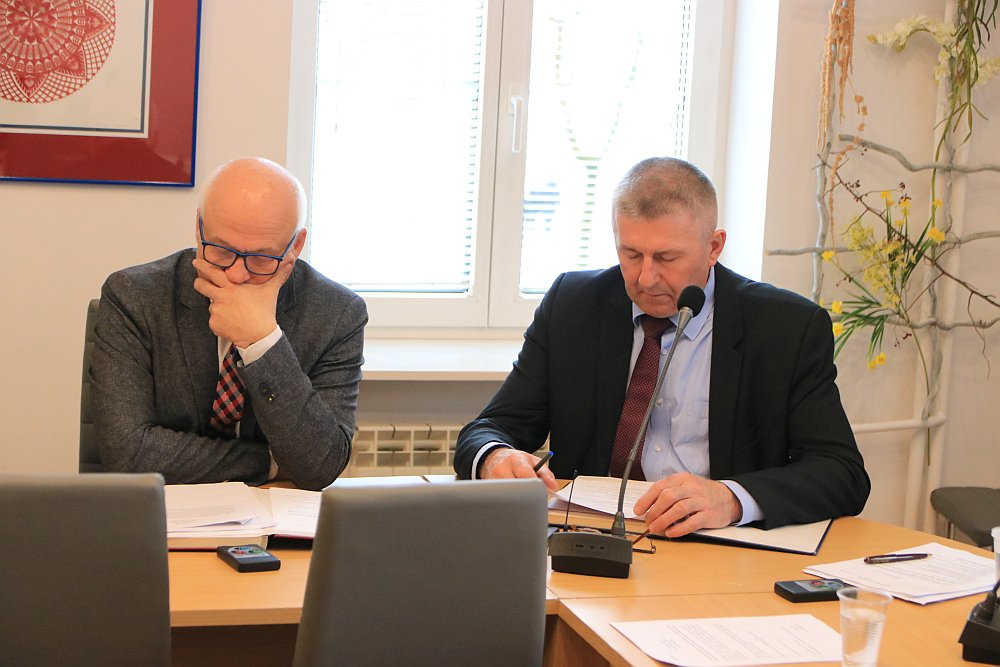 XLVII sesja Rady Powiatu w Ostrołęce [21.04.2022] - zdjęcie #15 - eOstroleka.pl