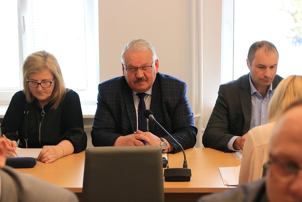 XLVII sesja Rady Powiatu w Ostrołęce [21.04.2022] - zdjęcie #21 - eOstroleka.pl