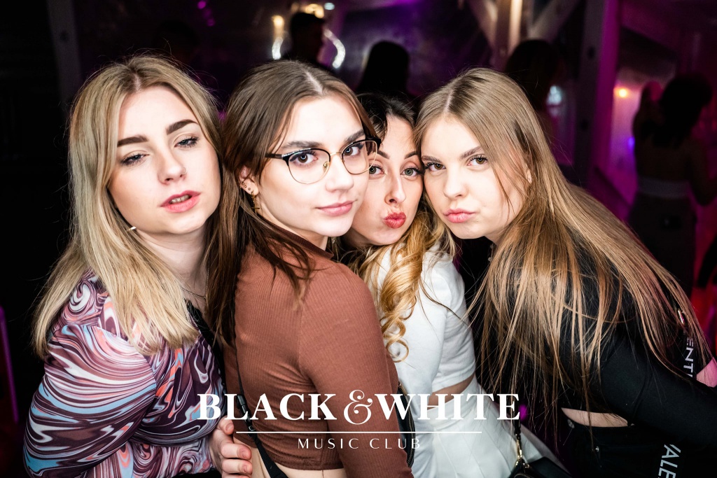 Easter Partyw Clubie Black&White [17.04.2022] - zdjęcie #27 - eOstroleka.pl