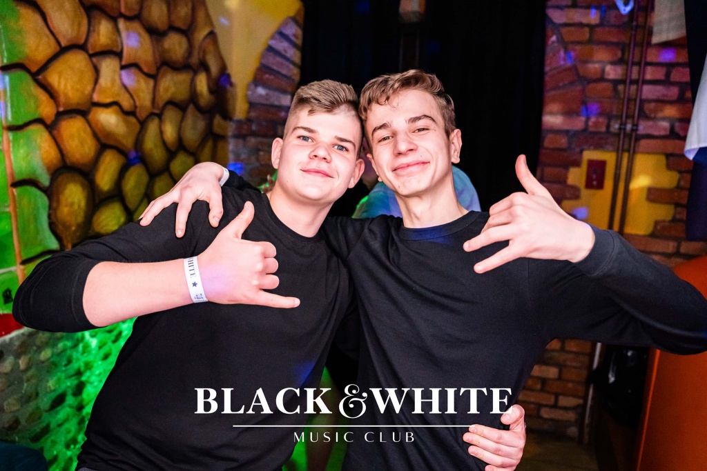 Easter Partyw Clubie Black&White [17.04.2022] - zdjęcie #7 - eOstroleka.pl