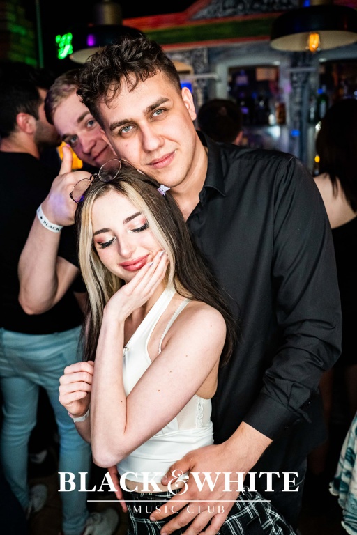 Easter Partyw Clubie Black&White [17.04.2022] - zdjęcie #4 - eOstroleka.pl