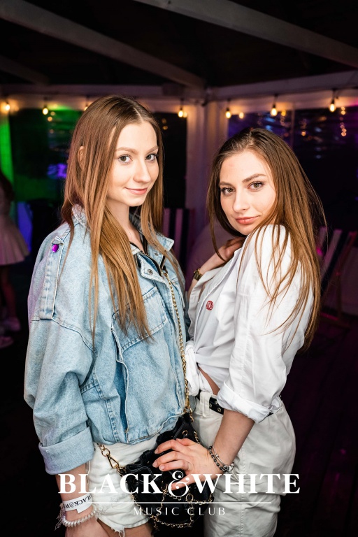 Easter Partyw Clubie Black&White [17.04.2022] - zdjęcie #1 - eOstroleka.pl