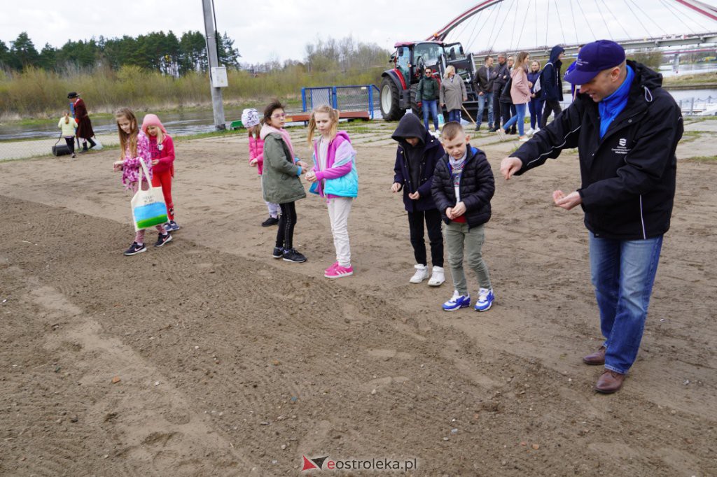 „Kwietne Łąki” w porcie rzecznym w Ostrołęce [22.04.2022] - zdjęcie #6 - eOstroleka.pl