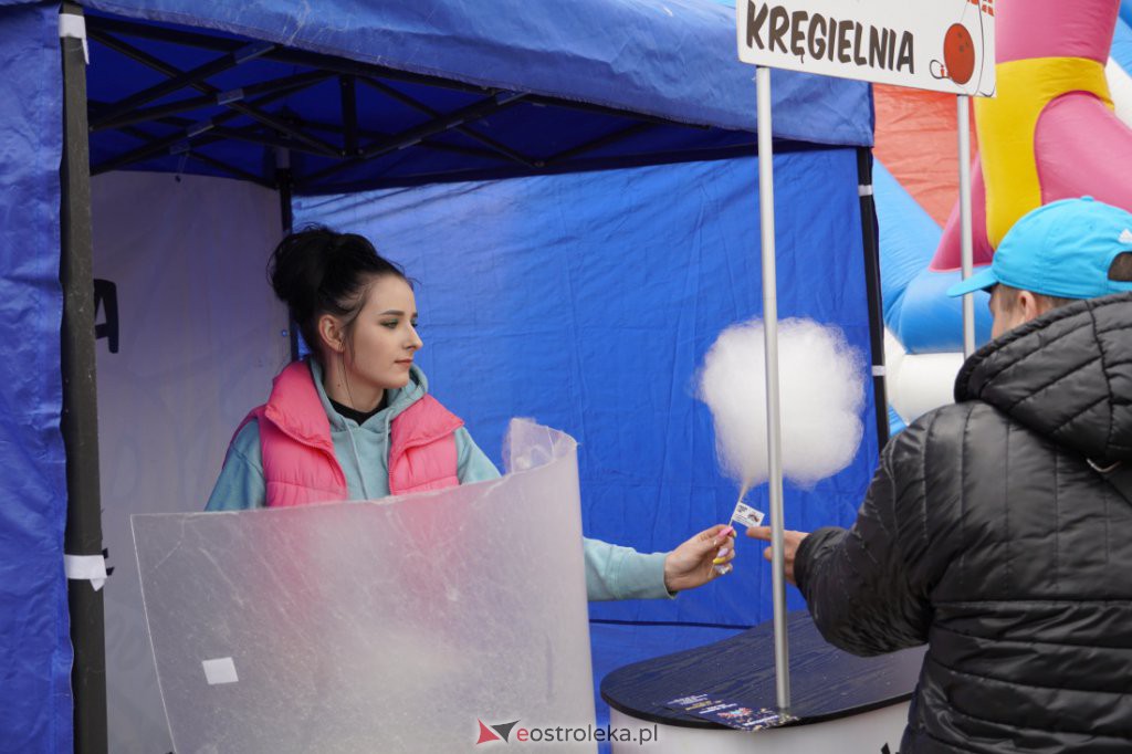 Festyn Charytatywny „Solidarni z Ukrainą” [24.04.2022] - zdjęcie #51 - eOstroleka.pl
