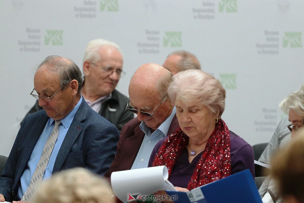Śpiewające spotkanie w Muzeum Kultury Kurpiowskiej [24.04.2022] - zdjęcie #4 - eOstroleka.pl