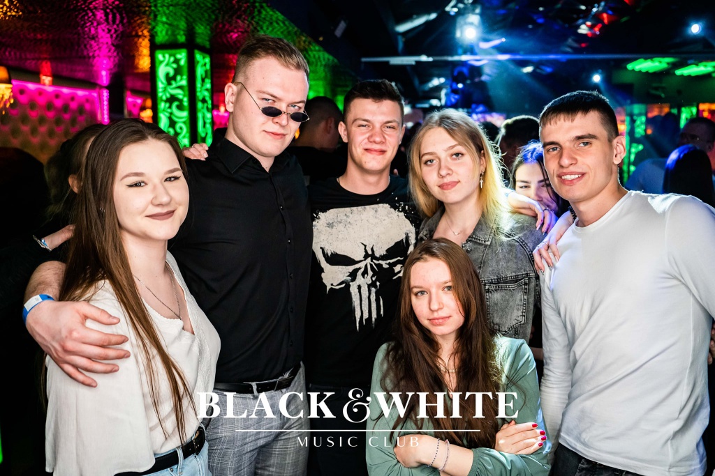 Lany Poniedziałek w Clubie Black&White. Wystąpił Spontan [18.04.2022] - zdjęcie #32 - eOstroleka.pl
