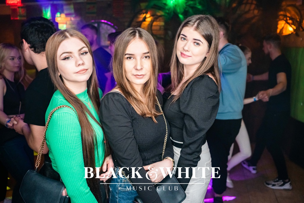 Lany Poniedziałek w Clubie Black&White. Wystąpił Spontan [18.04.2022] - zdjęcie #39 - eOstroleka.pl