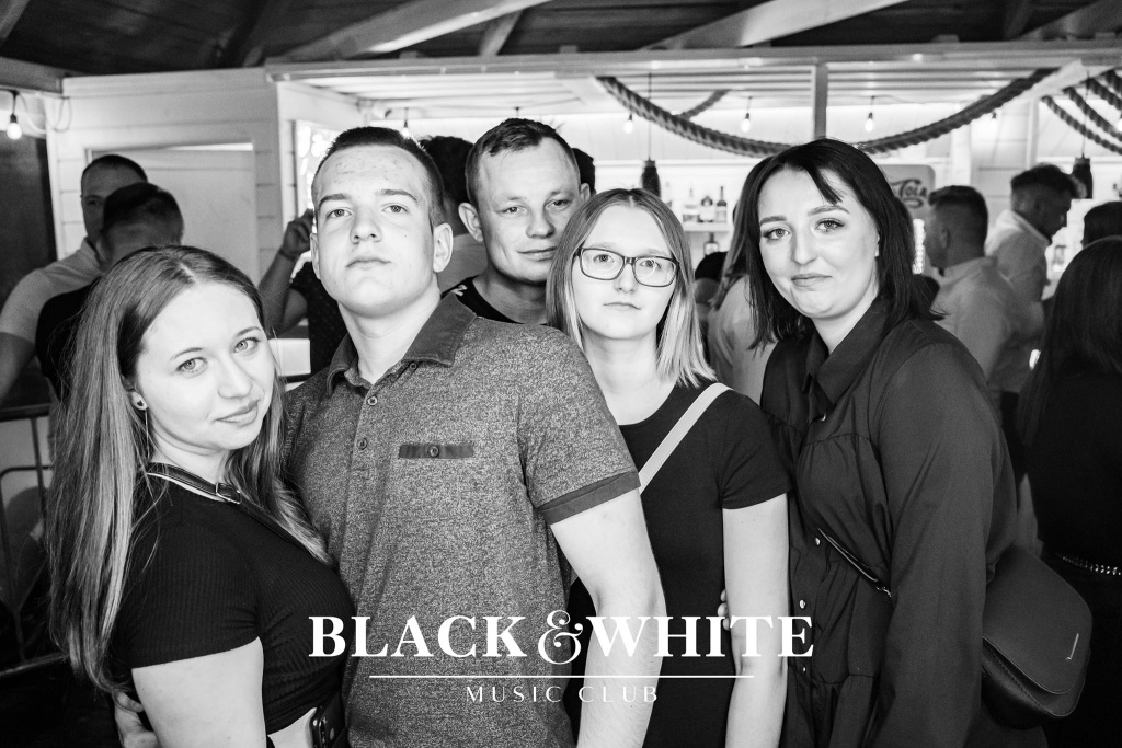 Lany Poniedziałek w Clubie Black&White. Wystąpił Spontan [18.04.2022] - zdjęcie #43 - eOstroleka.pl
