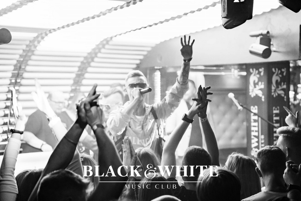 Lany Poniedziałek w Clubie Black&White. Wystąpił Spontan [18.04.2022] - zdjęcie #52 - eOstroleka.pl