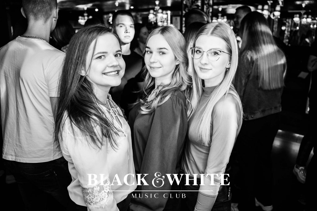 Lany Poniedziałek w Clubie Black&White. Wystąpił Spontan [18.04.2022] - zdjęcie #53 - eOstroleka.pl