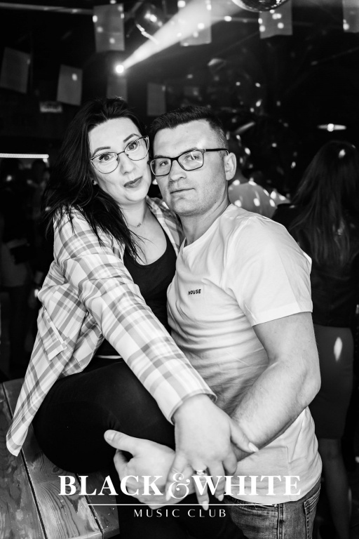 Lany Poniedziałek w Clubie Black&White. Wystąpił Spontan [18.04.2022] - zdjęcie #51 - eOstroleka.pl
