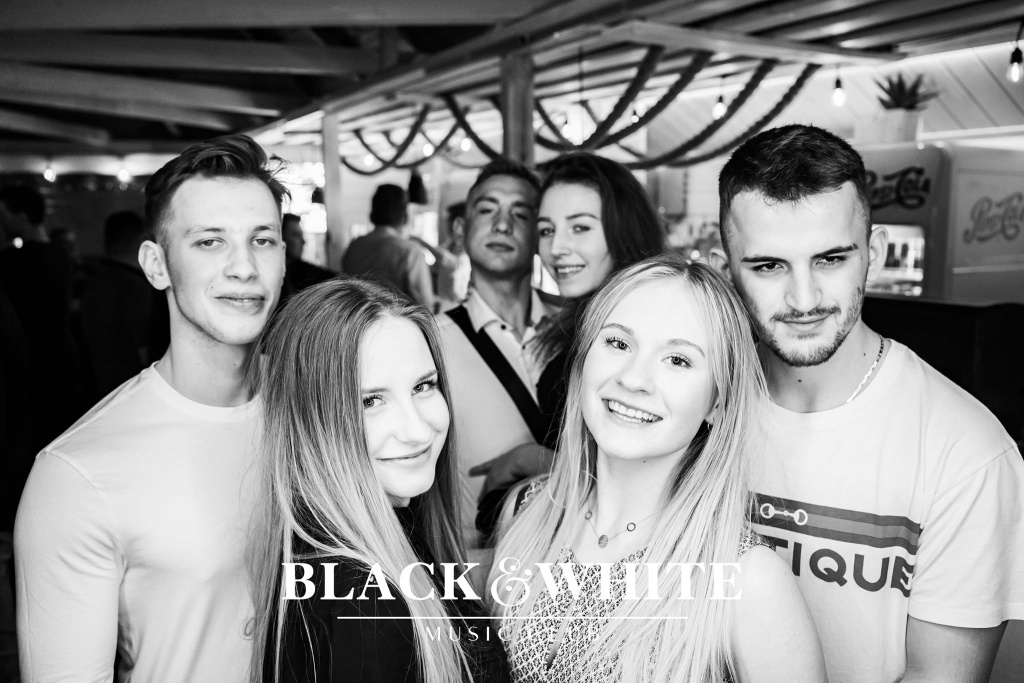 Lany Poniedziałek w Clubie Black&White. Wystąpił Spontan [18.04.2022] - zdjęcie #94 - eOstroleka.pl