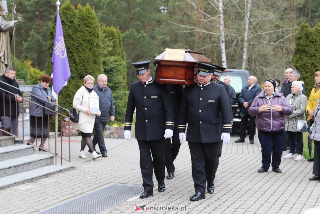 Pogrzeb ks. Stanisława Bogdańskiego [25.04.2022] - zdjęcie #3 - eOstroleka.pl