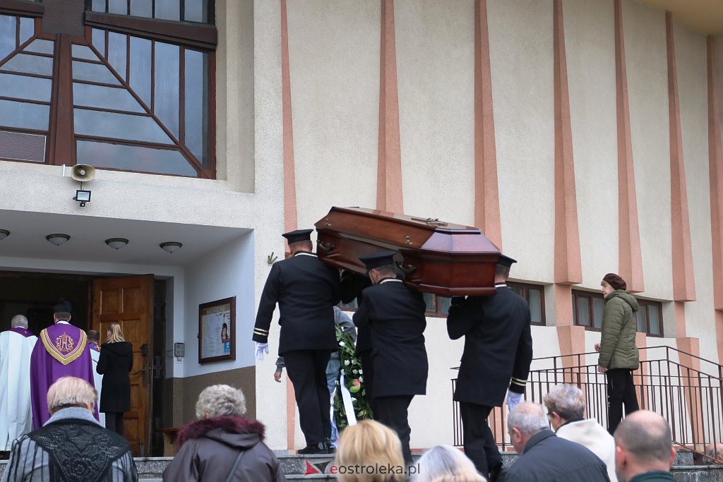 Pogrzeb ks. Stanisława Bogdańskiego [25.04.2022] - zdjęcie #4 - eOstroleka.pl