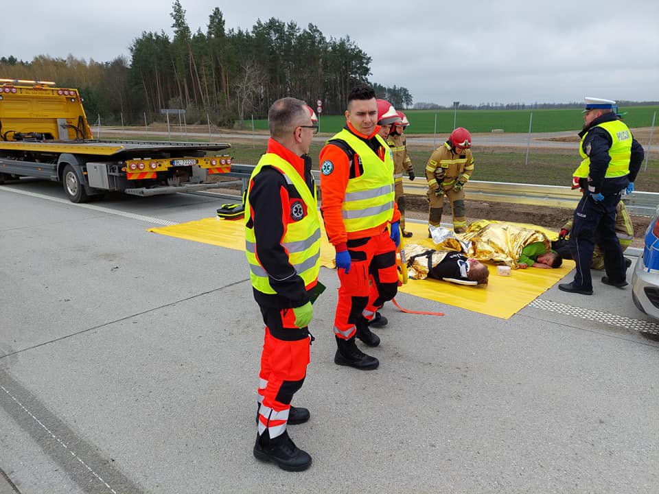 Akcja służb ratunkowych na drodze nr 61.  [26.04.2022] - zdjęcie #8 - eOstroleka.pl