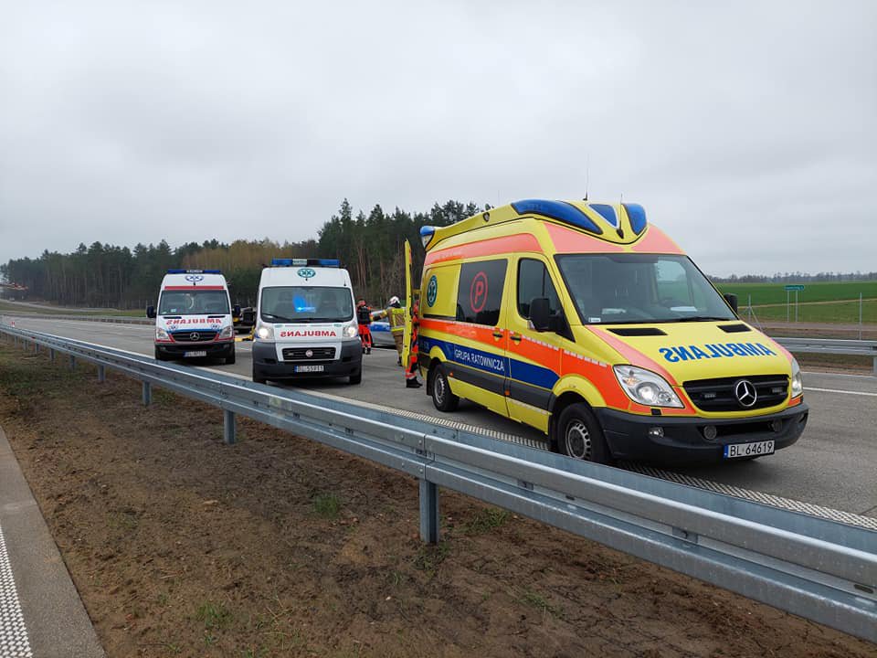 Akcja służb ratunkowych na drodze nr 61.  [26.04.2022] - zdjęcie #17 - eOstroleka.pl