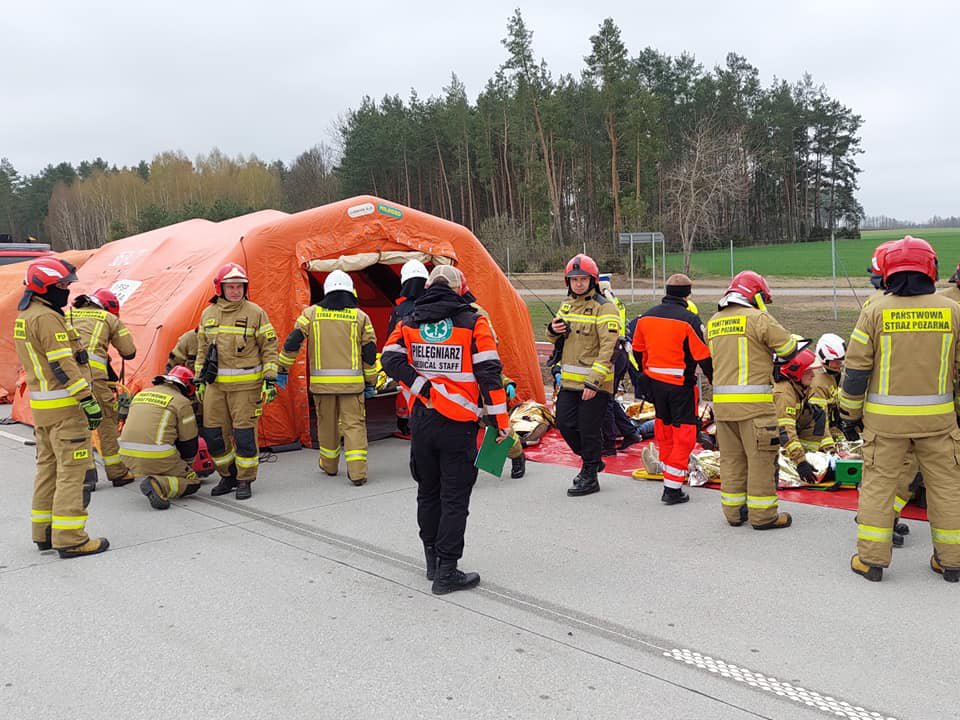 Akcja służb ratunkowych na drodze nr 61.  [26.04.2022] - zdjęcie #19 - eOstroleka.pl