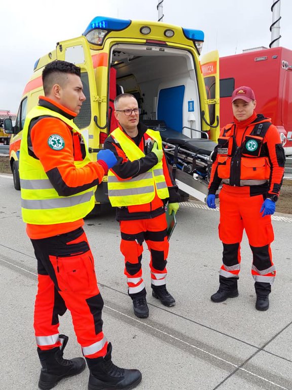 Akcja służb ratunkowych na drodze nr 61.  [26.04.2022] - zdjęcie #22 - eOstroleka.pl