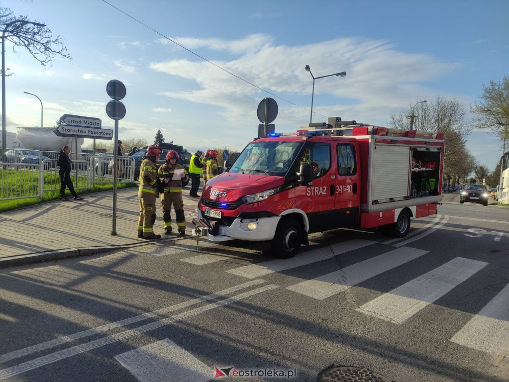 Wypadek na ul. Mostowej [27.04.2022] - zdjęcie #5 - eOstroleka.pl