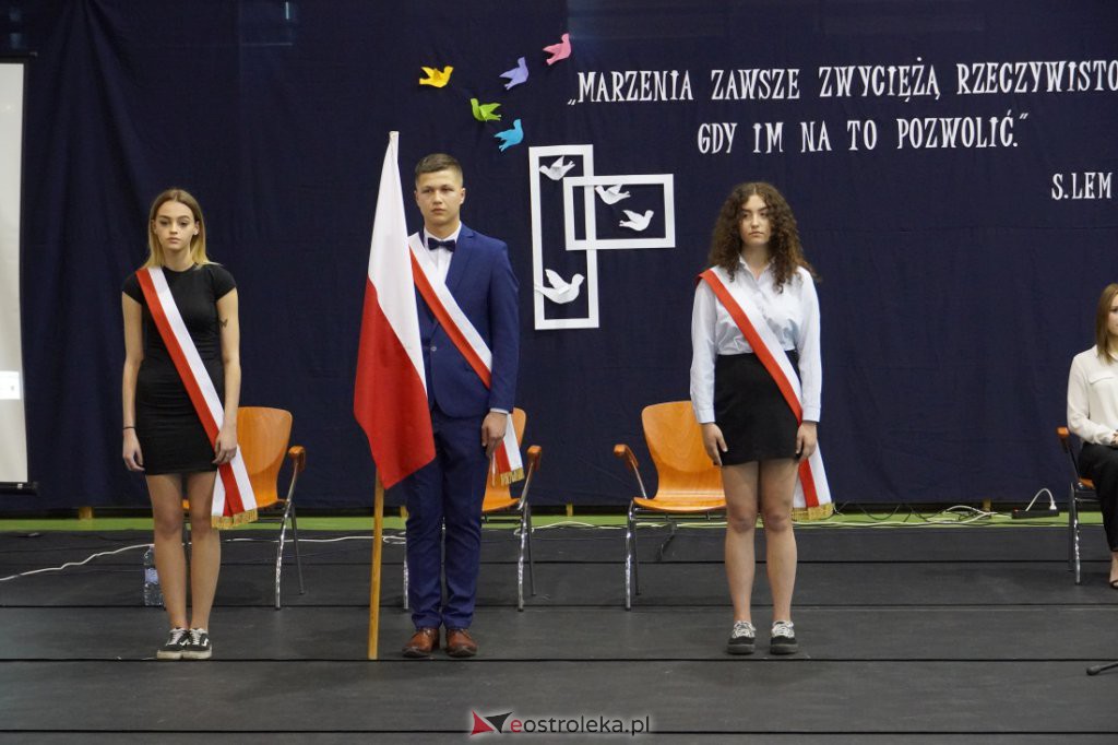 Zakończenie roku szkolnego maturzystów z III LO 2021/2022 [28.04.2022] - zdjęcie #11 - eOstroleka.pl