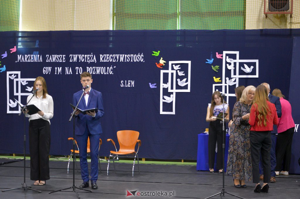 Zakończenie roku szkolnego maturzystów z III LO 2021/2022 [28.04.2022] - zdjęcie #50 - eOstroleka.pl