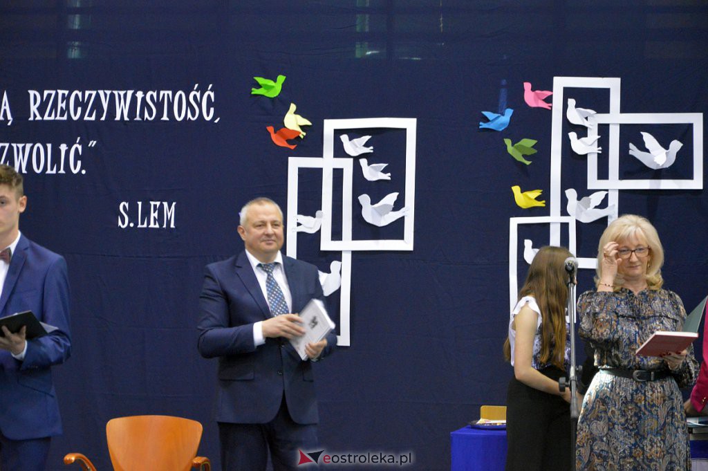 Zakończenie roku szkolnego maturzystów z III LO 2021/2022 [28.04.2022] - zdjęcie #44 - eOstroleka.pl