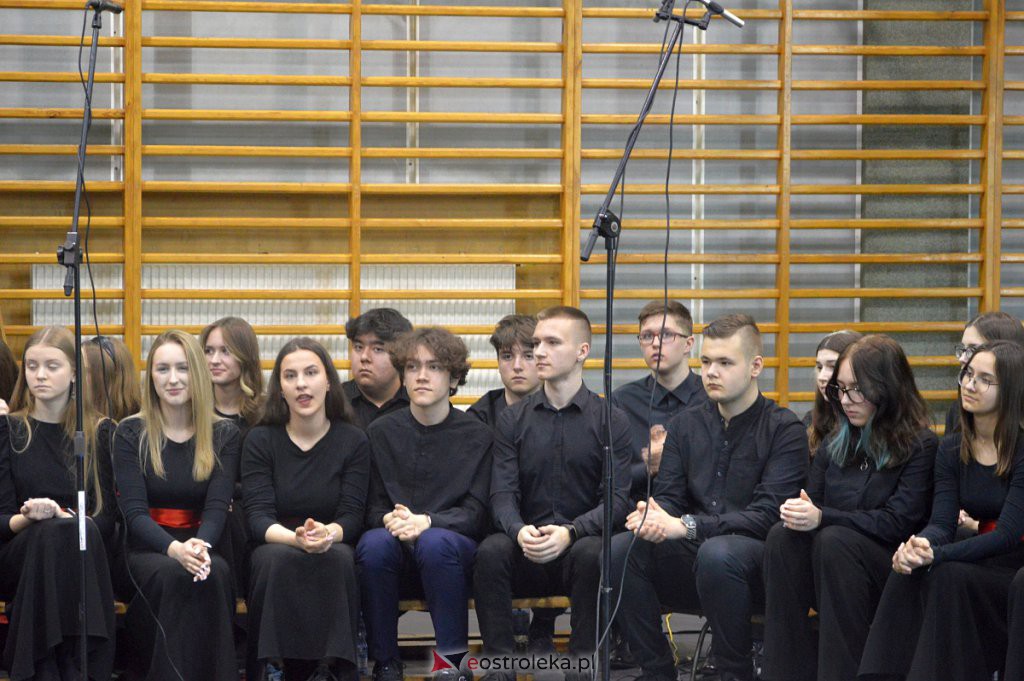 Zakończenie roku szkolnego maturzystów z III LO 2021/2022 [28.04.2022] - zdjęcie #38 - eOstroleka.pl