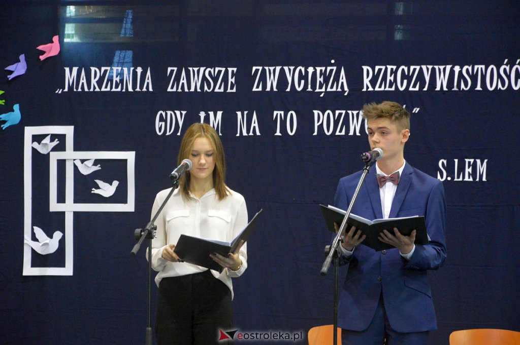 Zakończenie roku szkolnego maturzystów z III LO 2021/2022 [28.04.2022] - zdjęcie #14 - eOstroleka.pl