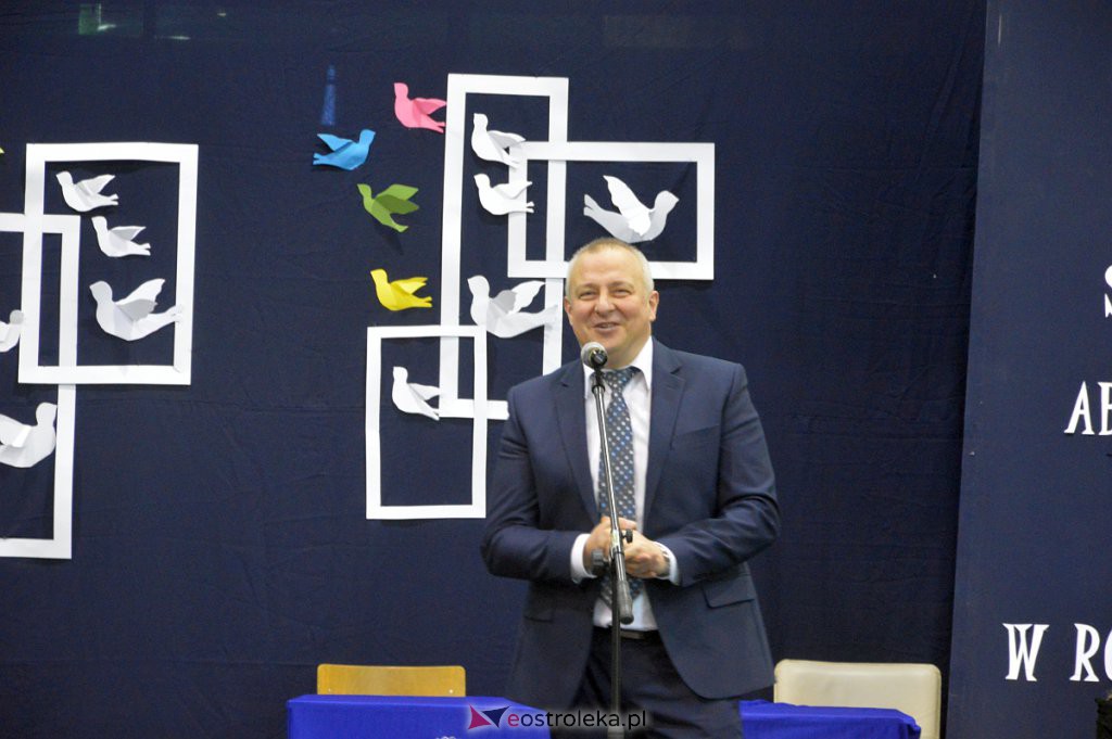 Zakończenie roku szkolnego maturzystów z III LO 2021/2022 [28.04.2022] - zdjęcie #9 - eOstroleka.pl