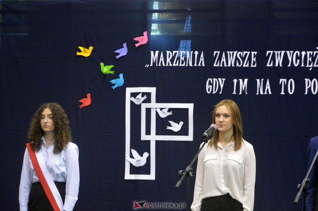 Zakończenie roku szkolnego maturzystów z III LO 2021/2022 [28.04.2022] - zdjęcie #3 - eOstroleka.pl