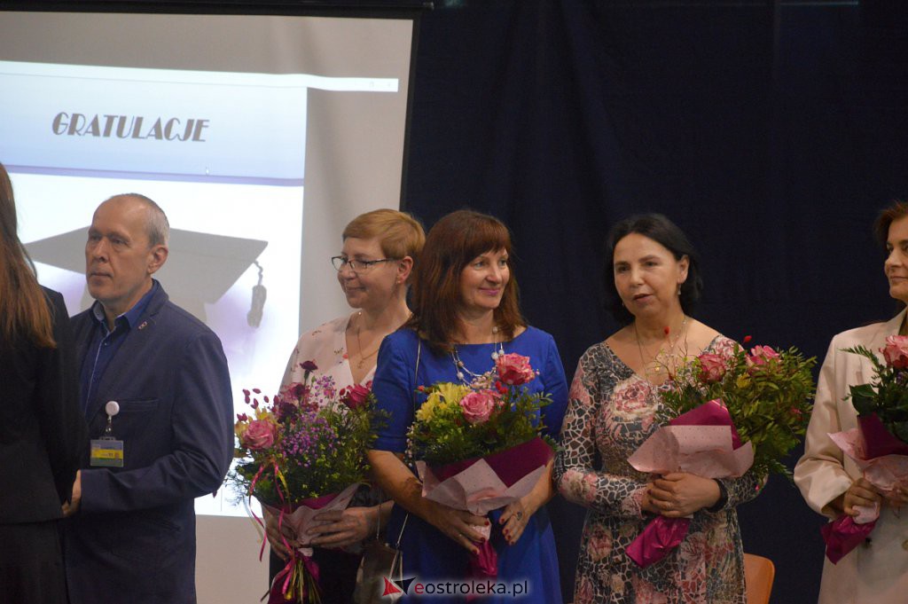 Zakończenie roku szkolnego maturzystów z III LO 2021/2022 [28.04.2022] - zdjęcie #65 - eOstroleka.pl