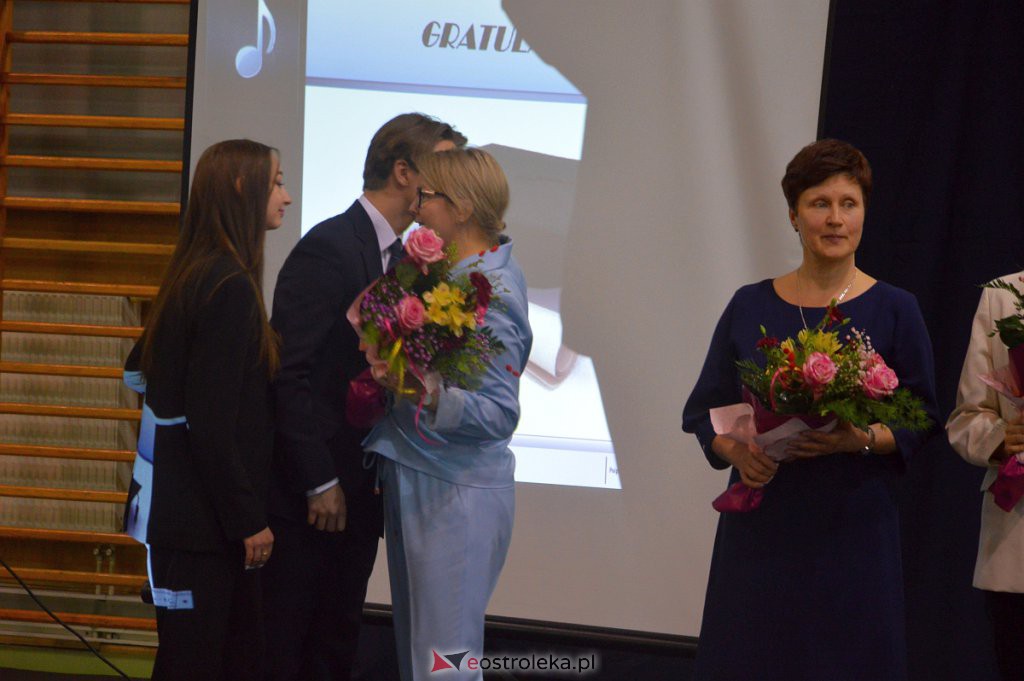 Zakończenie roku szkolnego maturzystów z III LO 2021/2022 [28.04.2022] - zdjęcie #62 - eOstroleka.pl