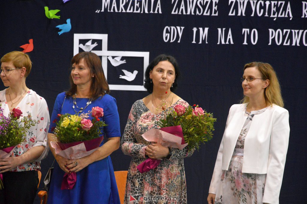 Zakończenie roku szkolnego maturzystów z III LO 2021/2022 [28.04.2022] - zdjęcie #61 - eOstroleka.pl