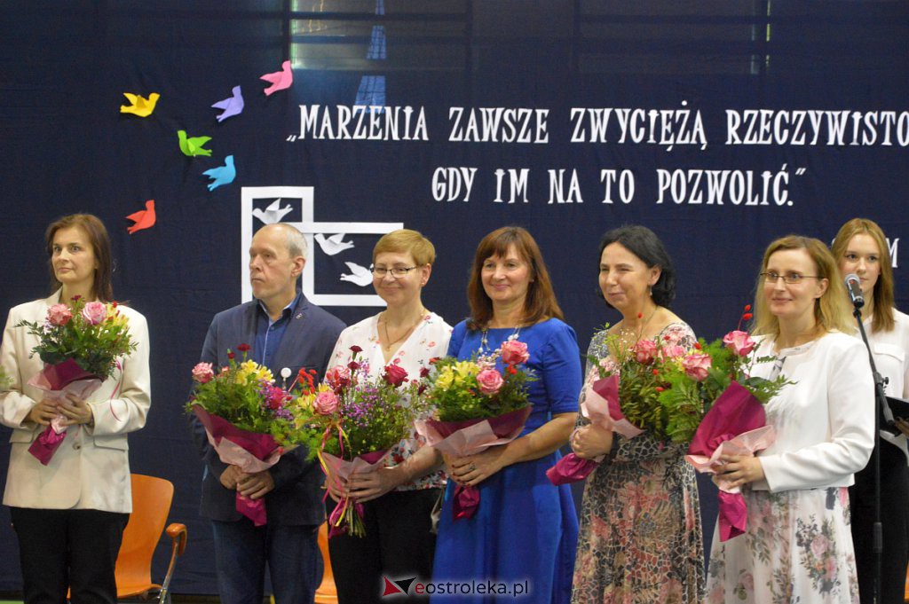 Zakończenie roku szkolnego maturzystów z III LO 2021/2022 [28.04.2022] - zdjęcie #51 - eOstroleka.pl