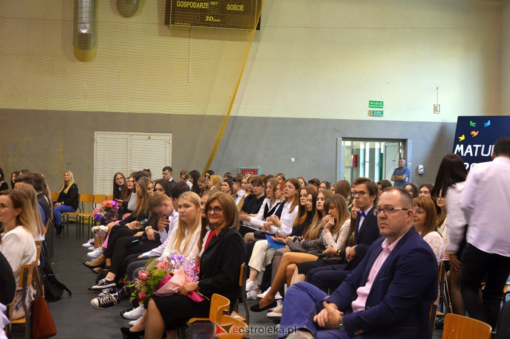 Zakończenie roku szkolnego maturzystów z III LO 2021/2022 [28.04.2022] - zdjęcie #47 - eOstroleka.pl