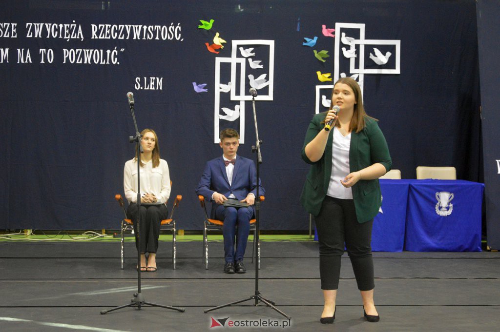 Zakończenie roku szkolnego maturzystów z III LO 2021/2022 [28.04.2022] - zdjęcie #39 - eOstroleka.pl
