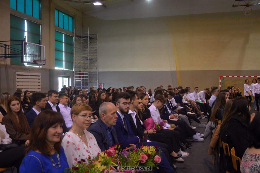 Zakończenie roku szkolnego maturzystów z III LO 2021/2022 [28.04.2022] - zdjęcie #33 - eOstroleka.pl