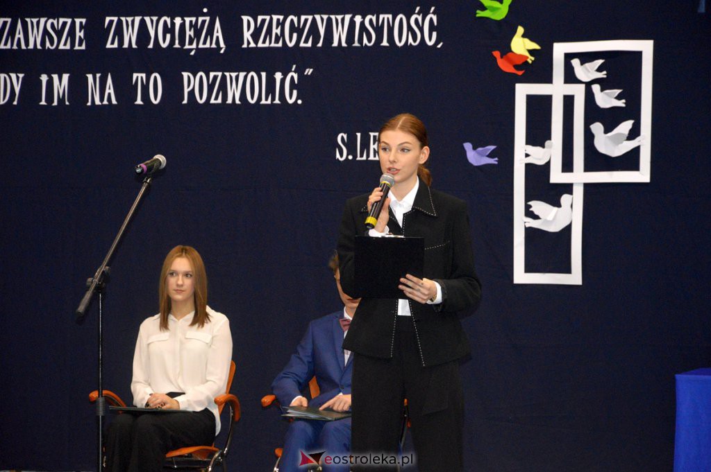 Zakończenie roku szkolnego maturzystów z III LO 2021/2022 [28.04.2022] - zdjęcie #42 - eOstroleka.pl