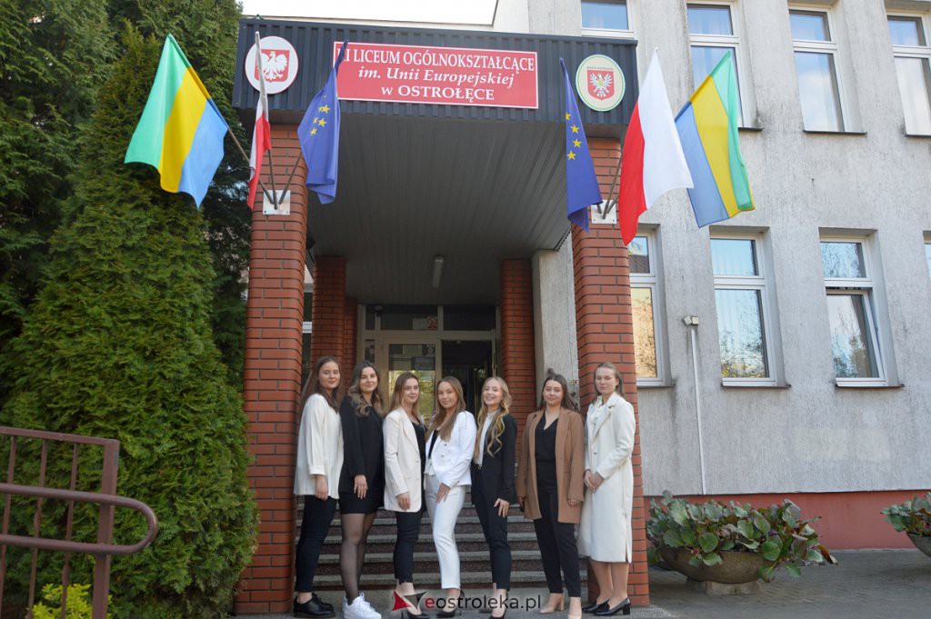 Zakończenie roku szkolnego maturzystów z III LO 2021/2022 [28.04.2022] - zdjęcie #71 - eOstroleka.pl