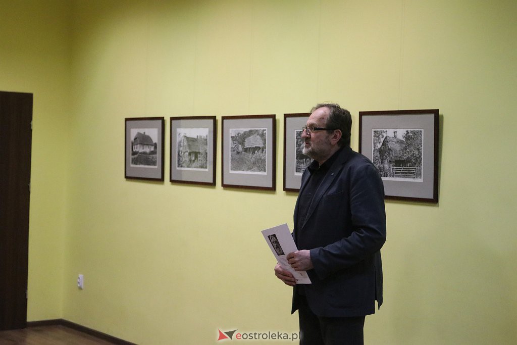 Wernisaż wystawy fotografii Henryka Rogozińskiego [28.04.2022] - zdjęcie #5 - eOstroleka.pl