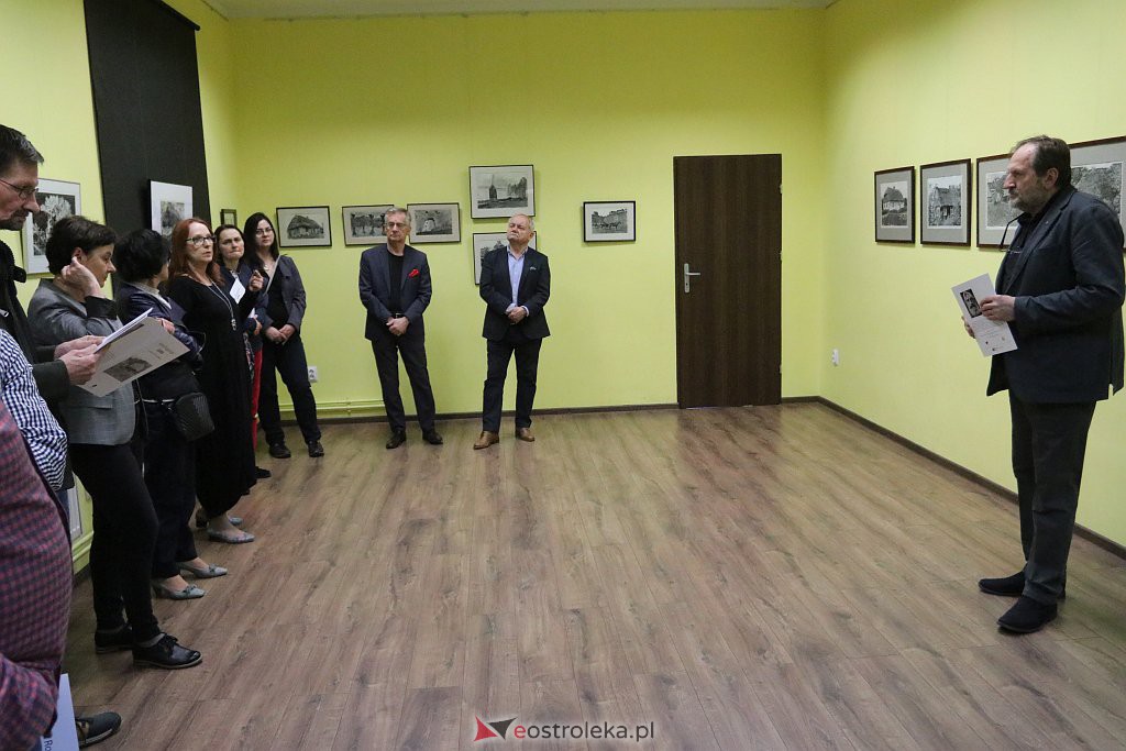 Wernisaż wystawy fotografii Henryka Rogozińskiego [28.04.2022] - zdjęcie #3 - eOstroleka.pl