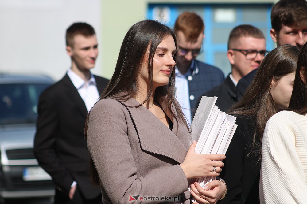 Zakończenie roku szkolnego maturzystów z ZSZ nr 1 [29.04.2022] - zdjęcie #37 - eOstroleka.pl