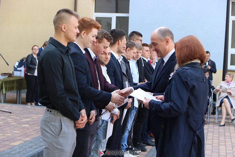 Zakończenie roku szkolnego maturzystów z ZSZ nr 1 [29.04.2022] - zdjęcie #79 - eOstroleka.pl