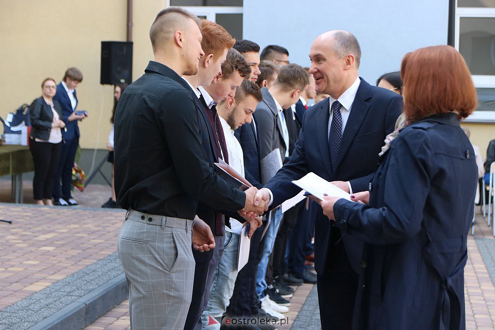 Zakończenie roku szkolnego maturzystów z ZSZ nr 1 [29.04.2022] - zdjęcie #80 - eOstroleka.pl